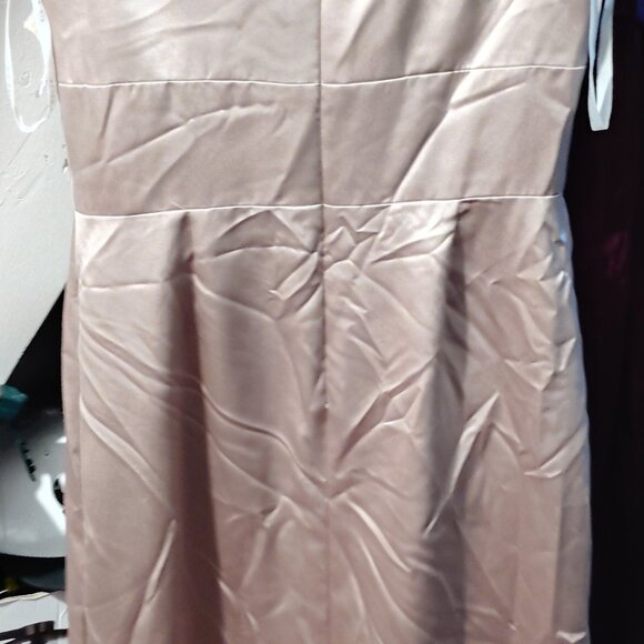 After six formal dress - Picture 2 of 6